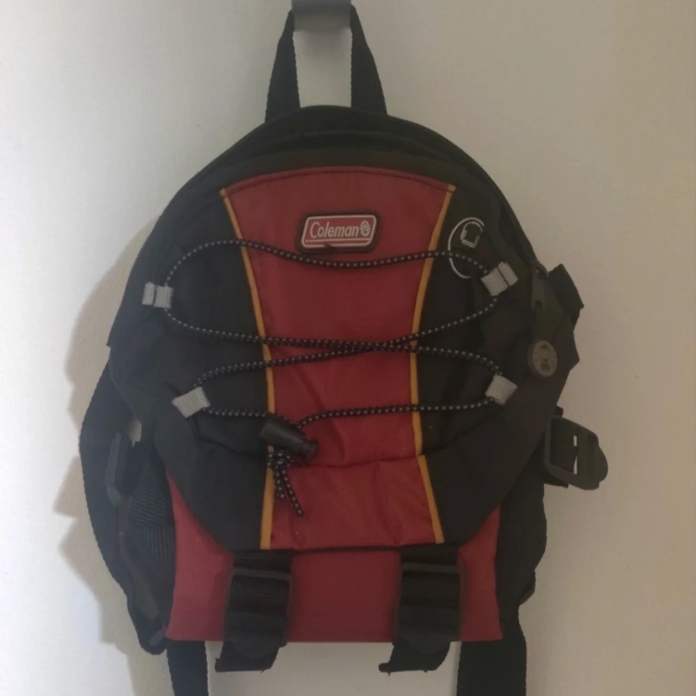 NWOT Coleman Black & Red Youth Biking Sport Hiking backpack Water bottle Holder